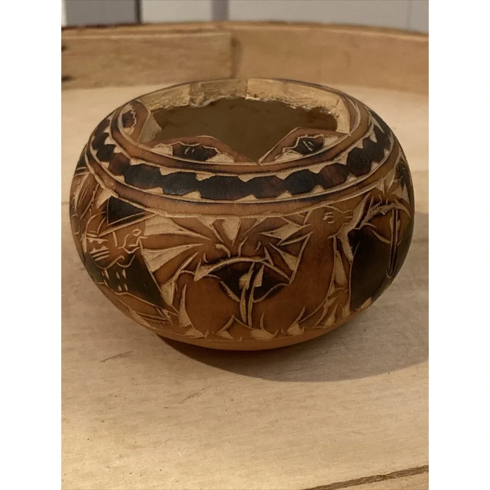 Lot Of 2‎ Hand-Carved Peruvian Gourd Art Bowl Vase Keys jewelry smalls